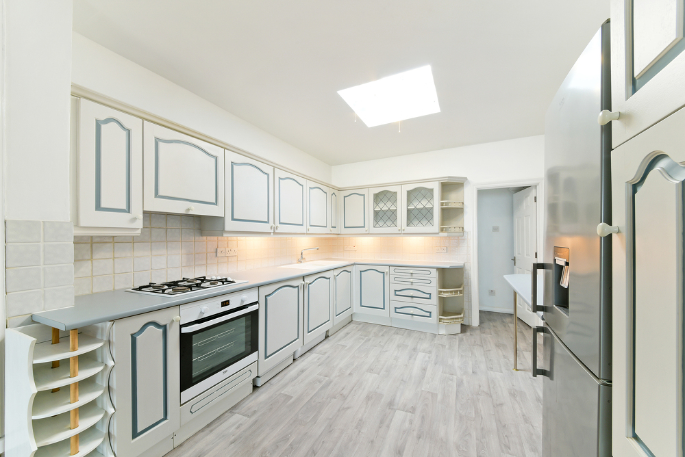 house or flat for sale or rent in south west London